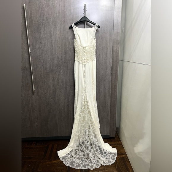 BEAUTIFUL WEDDING DRESS - Picture 5 of 16